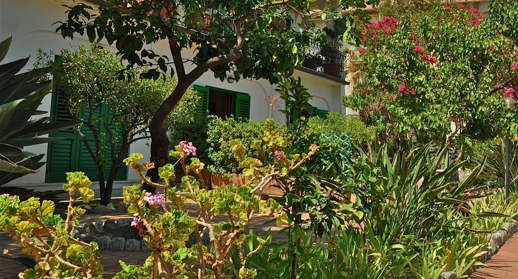 Seafront Apartments Garden House Taormina Rom bilde